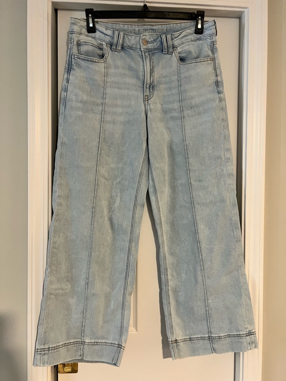 American Eagle Wide Leg Baggy Low Rise Light Wash Jeans - Picture 2 of 9